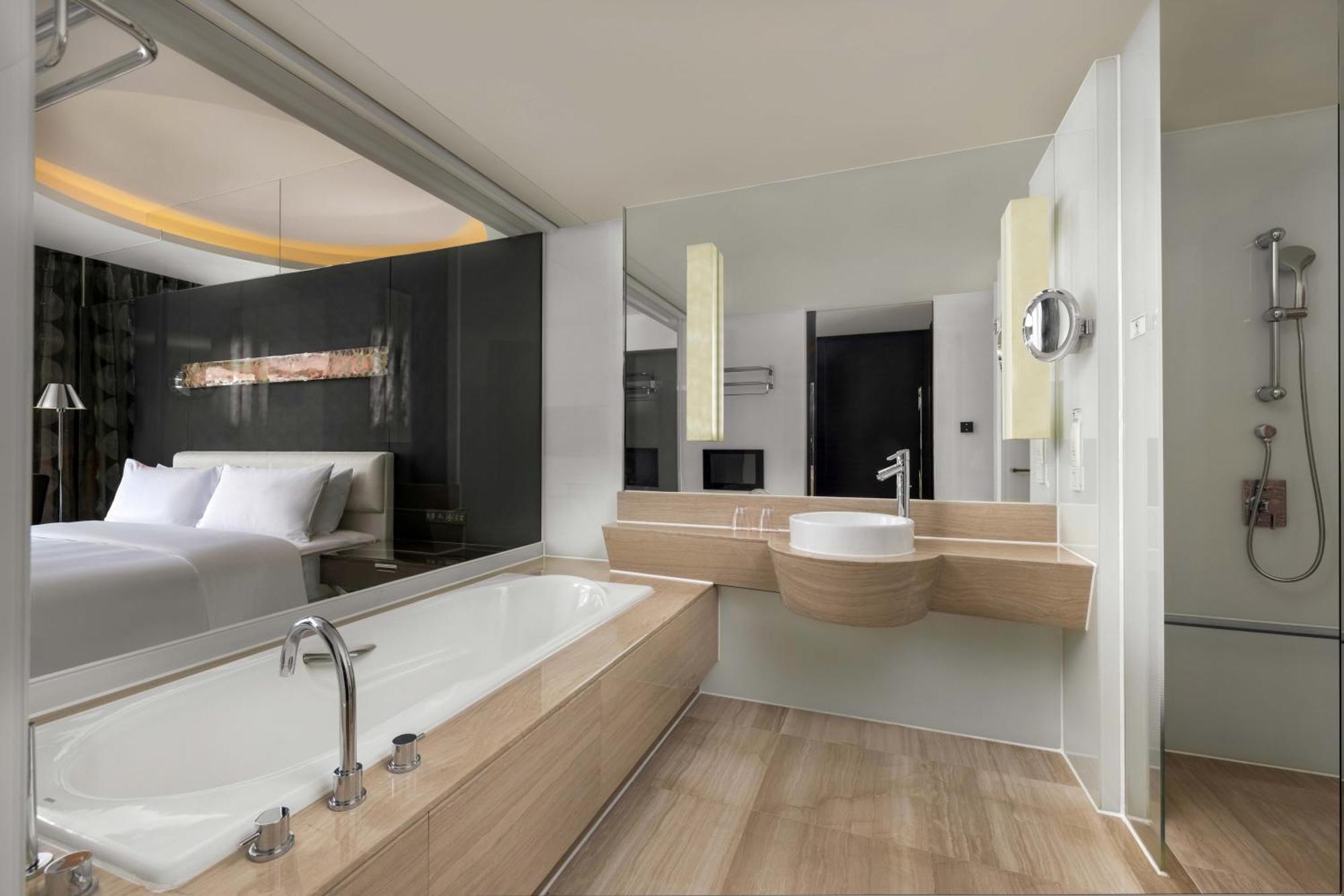 Le Meridien 5*